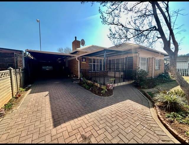 3 BEDROOM HOUSE FOR SALE IN VANDERBIJLPARK CE 1